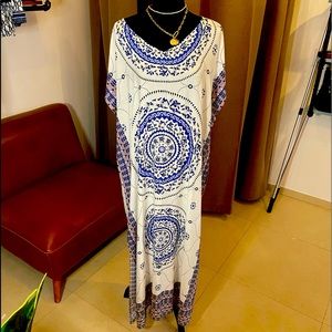 Gorgeous NWOT Kaftan ❤️